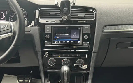 Volkswagen Golf VII, 2018 год, 1 435 035 рублей, 12 фотография