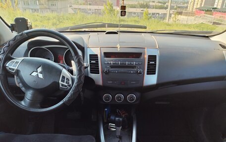 Mitsubishi Outlander III рестайлинг 3, 2008 год, 1 000 060 рублей, 9 фотография