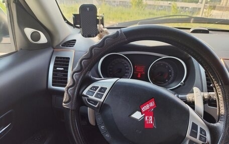Mitsubishi Outlander III рестайлинг 3, 2008 год, 1 000 060 рублей, 8 фотография