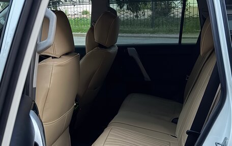 Toyota Land Cruiser Prado 150 рестайлинг 2, 2009 год, 2 900 000 рублей, 11 фотография