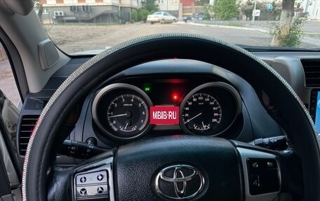 Toyota Land Cruiser Prado 150 рестайлинг 2, 2009 год, 2 900 000 рублей, 10 фотография