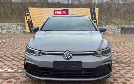 Volkswagen Golf VIII, 2023 год, 2 070 007 рублей, 2 фотография