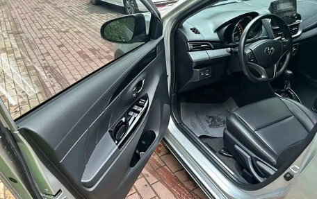 Toyota Yaris XP150 рестайлинг, 2022 год, 1 235 035 рублей, 9 фотография