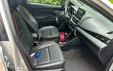 Toyota Yaris XP150 рестайлинг, 2022 год, 1 235 035 рублей, 12 фотография