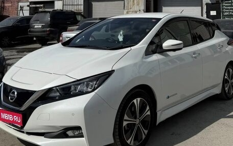 Nissan Leaf II, 2017 год, 1 420 000 рублей, 1 фотография