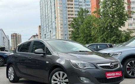 Opel Astra J, 2011 год, 599 000 рублей, 1 фотография
