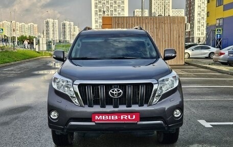 Toyota Land Cruiser Prado 150 рестайлинг 2, 2016 год, 3 950 000 рублей, 3 фотография