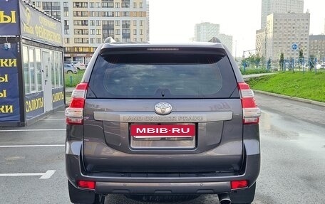 Toyota Land Cruiser Prado 150 рестайлинг 2, 2016 год, 3 950 000 рублей, 5 фотография