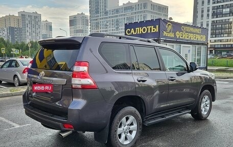 Toyota Land Cruiser Prado 150 рестайлинг 2, 2016 год, 3 950 000 рублей, 6 фотография
