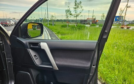 Toyota Land Cruiser Prado 150 рестайлинг 2, 2016 год, 3 950 000 рублей, 10 фотография