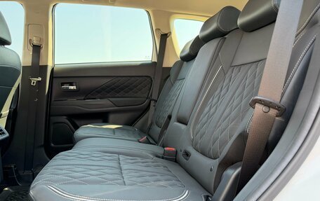 Mitsubishi Outlander III рестайлинг 3, 2022 год, 2 790 000 рублей, 22 фотография