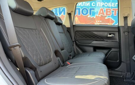 Mitsubishi Outlander III рестайлинг 3, 2022 год, 2 790 000 рублей, 23 фотография