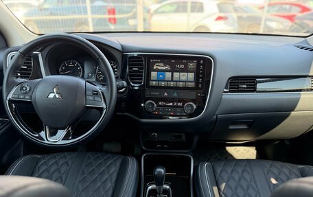 Mitsubishi Outlander III рестайлинг 3, 2022 год, 2 790 000 рублей, 24 фотография