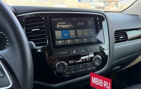 Mitsubishi Outlander III рестайлинг 3, 2022 год, 2 790 000 рублей, 18 фотография