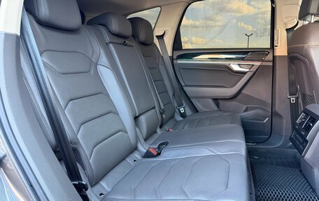 Volkswagen Touareg III, 2019 год, 4 200 000 рублей, 20 фотография