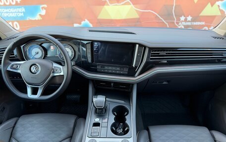 Volkswagen Touareg III, 2019 год, 4 200 000 рублей, 22 фотография