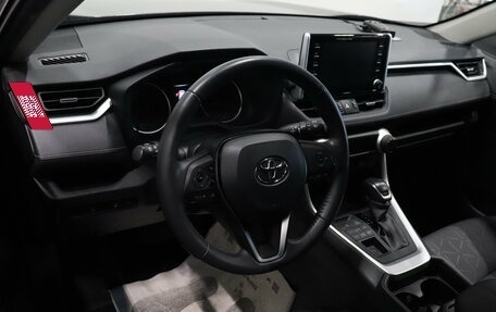 Toyota RAV4, 2020 год, 3 375 000 рублей, 7 фотография