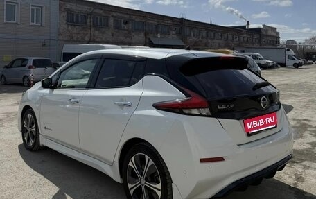 Nissan Leaf II, 2017 год, 1 420 000 рублей, 2 фотография
