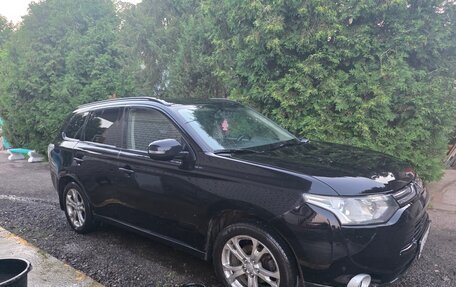 Mitsubishi Outlander III рестайлинг 3, 2012 год, 1 150 000 рублей, 4 фотография