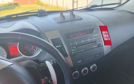 Mitsubishi Outlander III рестайлинг 3, 2007 год, 1 600 000 рублей, 6 фотография