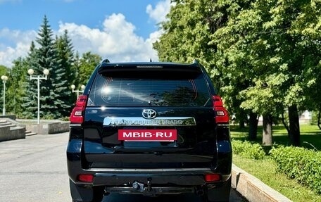 Toyota Land Cruiser Prado 150 рестайлинг 2, 2019 год, 4 899 999 рублей, 5 фотография