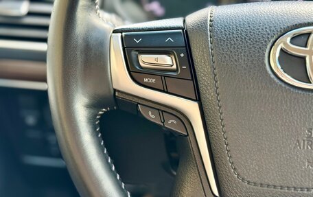 Toyota Land Cruiser Prado 150 рестайлинг 2, 2019 год, 4 899 999 рублей, 24 фотография