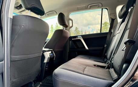 Toyota Land Cruiser Prado 150 рестайлинг 2, 2019 год, 4 899 999 рублей, 29 фотография