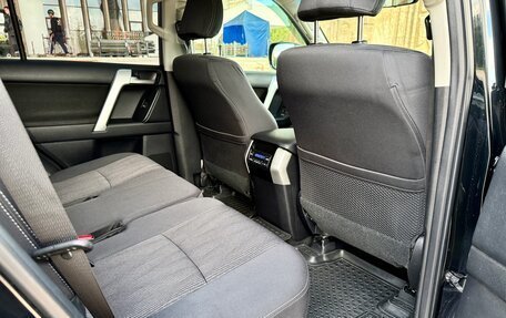 Toyota Land Cruiser Prado 150 рестайлинг 2, 2019 год, 4 899 999 рублей, 28 фотография
