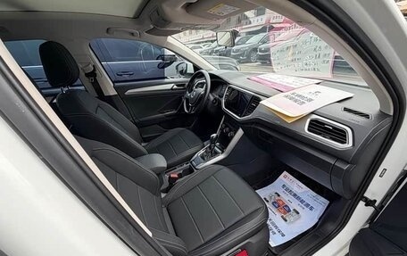 Volkswagen T-Roc I, 2021 год, 1 225 000 рублей, 9 фотография