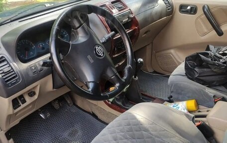Nissan Terrano II рестайлинг, 2001 год, 820 000 рублей, 4 фотография