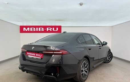BMW 5 серия, 2024 год, 6 595 000 рублей, 2 фотография