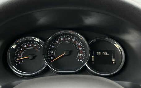 Renault Logan II, 2019 год, 1 179 000 рублей, 15 фотография