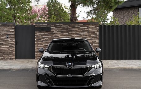 BMW 5 серия, 2025 год, 6 700 000 рублей, 4 фотография