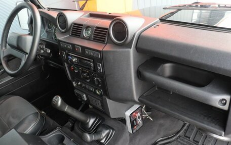 Land Rover Defender I, 2009 год, 2 599 000 рублей, 11 фотография