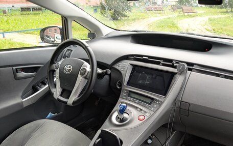 Toyota Prius, 2010 год, 1 200 000 рублей, 4 фотография