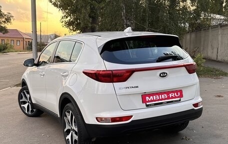 KIA Sportage IV рестайлинг, 2018 год, 1 990 000 рублей, 10 фотография