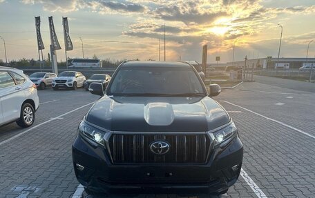 Toyota Land Cruiser Prado 150 рестайлинг 2, 2021 год, 6 100 000 рублей, 3 фотография
