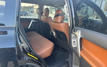 Toyota Land Cruiser Prado 150 рестайлинг 2, 2021 год, 6 100 000 рублей, 10 фотография