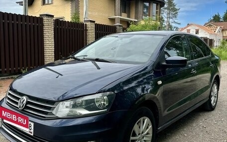 Volkswagen Polo VI (EU Market), 2015 год, 830 000 рублей, 2 фотография