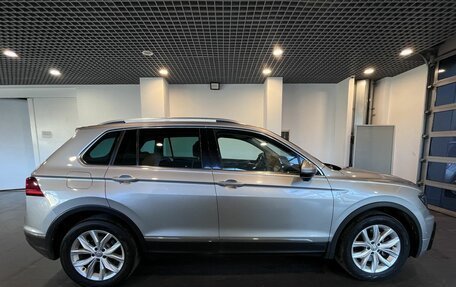 Volkswagen Tiguan II, 2018 год, 2 590 000 рублей, 2 фотография