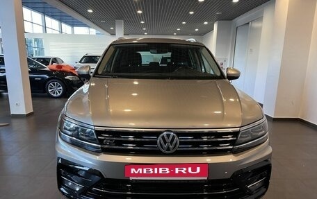 Volkswagen Tiguan II, 2018 год, 2 590 000 рублей, 8 фотография