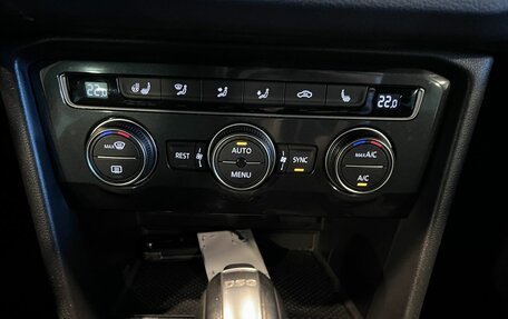Volkswagen Tiguan II, 2018 год, 2 590 000 рублей, 15 фотография
