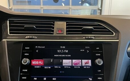 Volkswagen Tiguan II, 2018 год, 2 590 000 рублей, 14 фотография