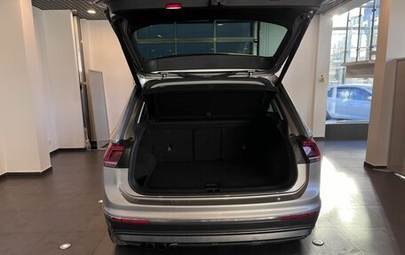 Volkswagen Tiguan II, 2018 год, 2 590 000 рублей, 36 фотография