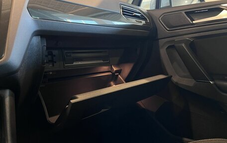 Volkswagen Tiguan II, 2018 год, 2 590 000 рублей, 30 фотография