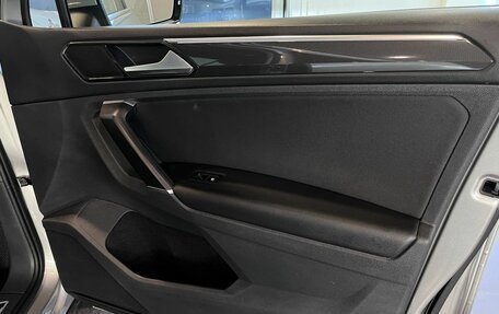 Volkswagen Tiguan II, 2018 год, 2 590 000 рублей, 28 фотография