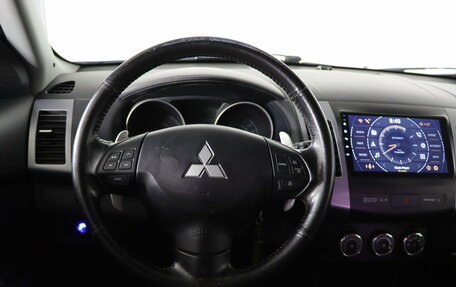 Mitsubishi Outlander III рестайлинг 3, 2011 год, 819 990 рублей, 10 фотография