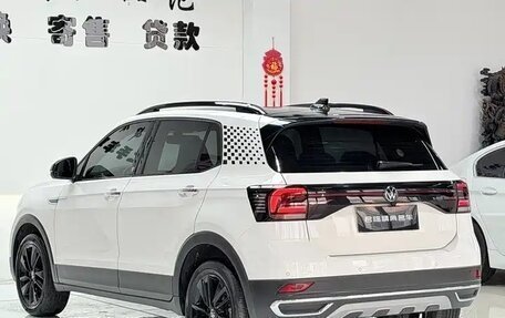 Volkswagen T-Cross I, 2023 год, 1 930 000 рублей, 4 фотография
