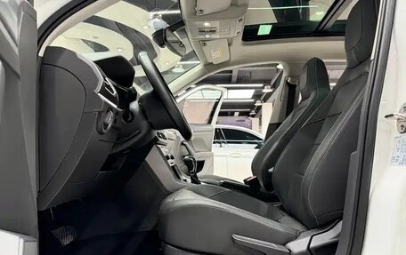 Volkswagen T-Cross I, 2023 год, 1 930 000 рублей, 7 фотография