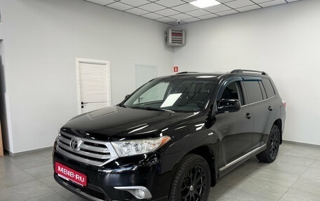 Toyota Highlander III, 2013 год, 1 999 000 рублей, 1 фотография